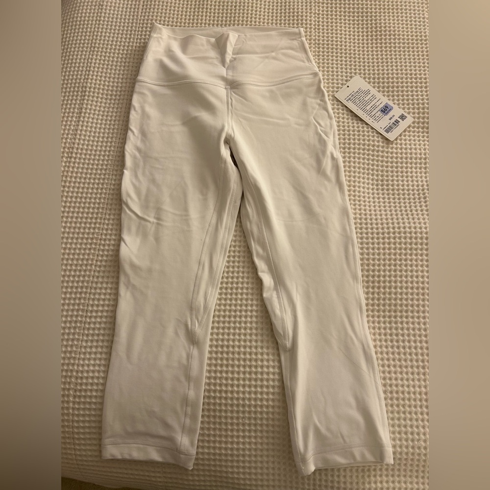 SOLD PREVIOUSLY New With tags lululemon align crop leggings white